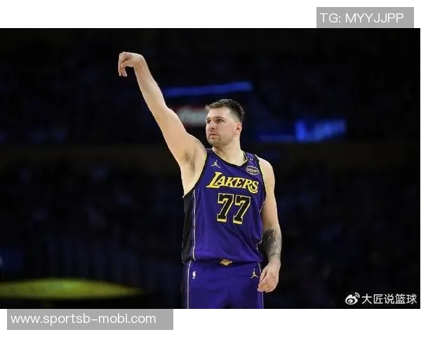 湖人失误频繁落后76人东契奇提前退场恩比德表现抢眼拿下20分5篮板